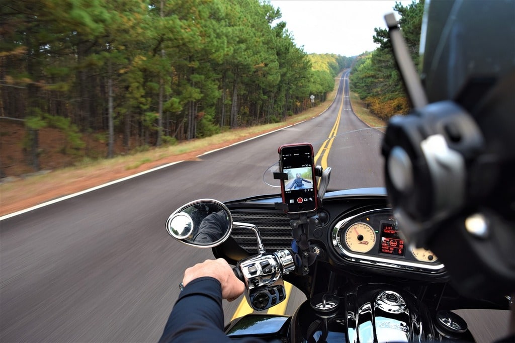 Révolution sur la route : les dernières innovations en auto et moto